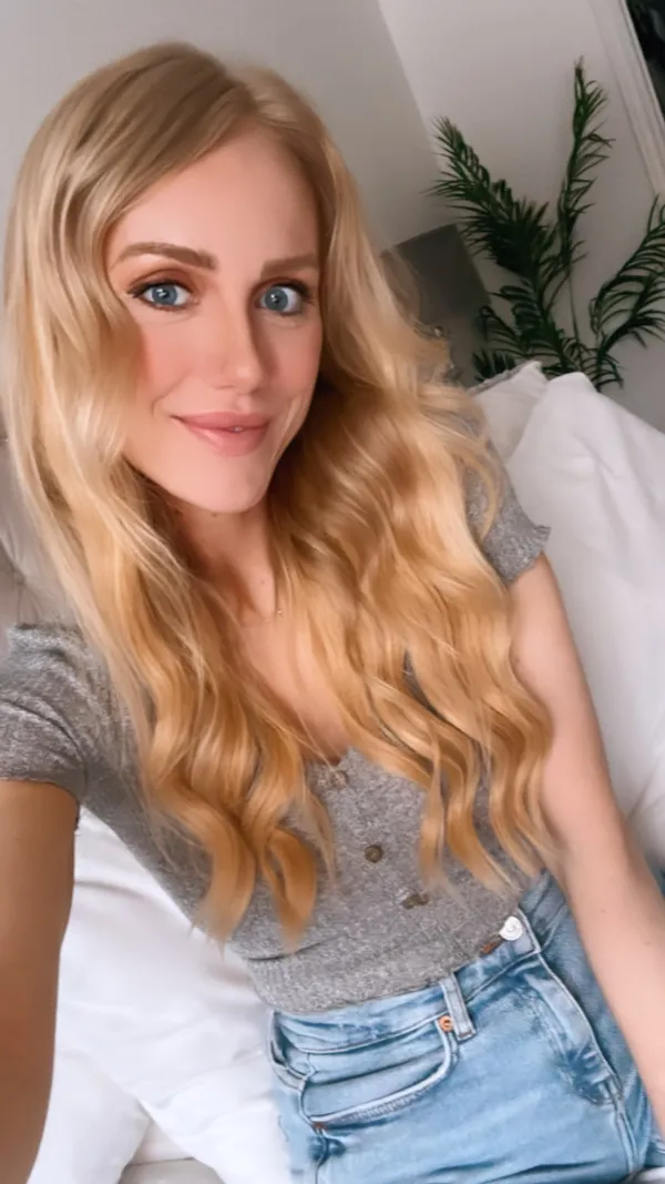 BarefootBarbee's BabeWiki Profile