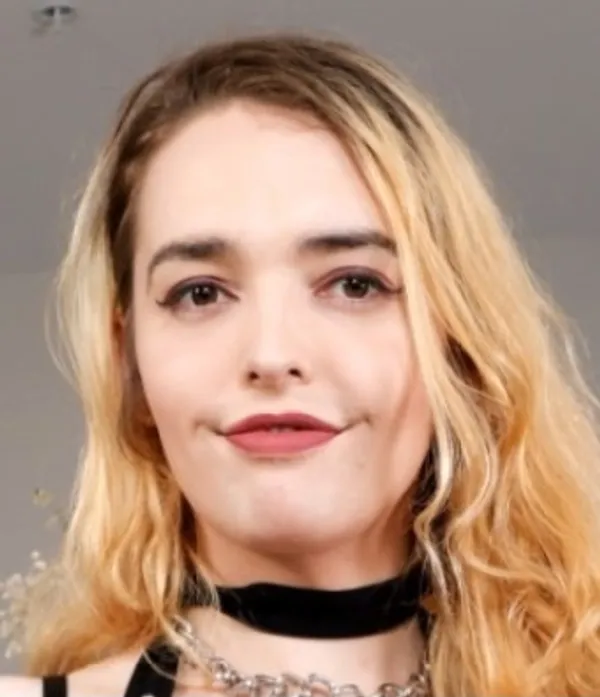 Bella Bates's photo 7