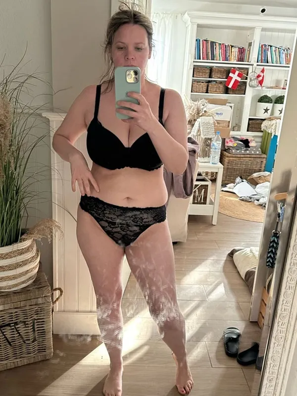 Bella Bomba's BabeWiki Profile