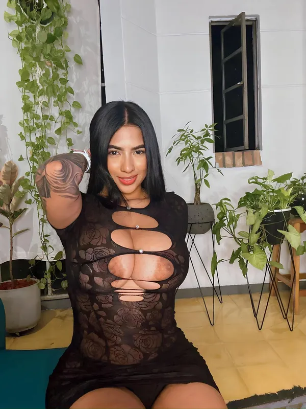 Bella Torres's photo 3