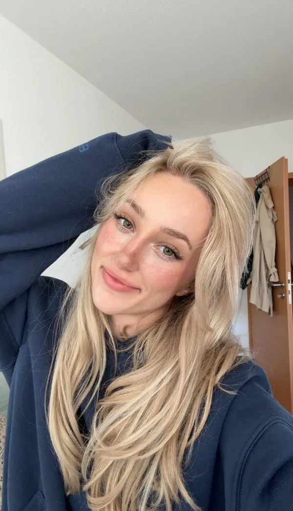 BellaRaeRae's BabeWiki Profile