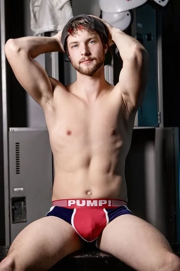 Benjamin Blue's photo 5