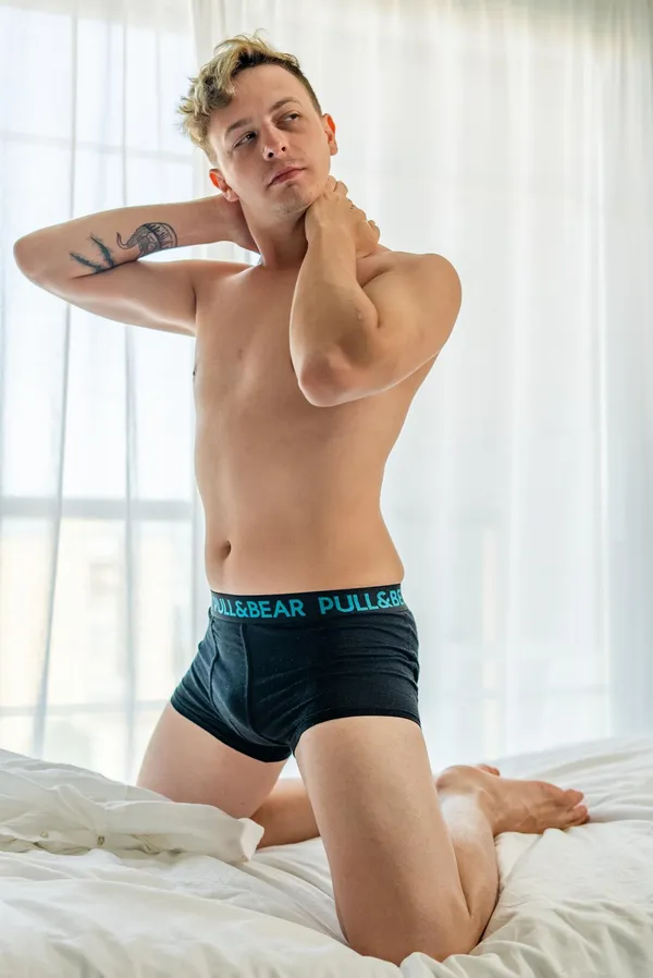 Benjamin Zee's BabeWiki Profile