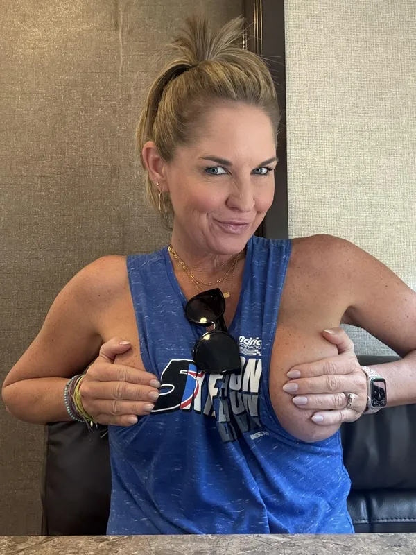 Bikini Nicole's BabeWiki Profile