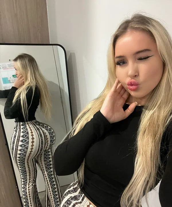 BootyByShel's BabeWiki Profile