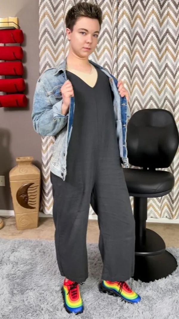 Braden Hughes's BabeWiki Profile