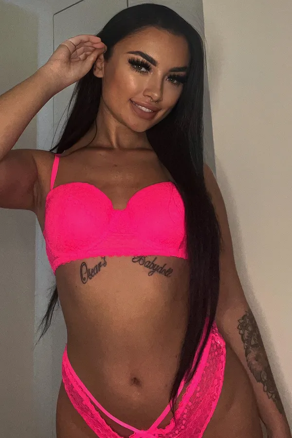 Bratty Leah's BabeWiki Profile