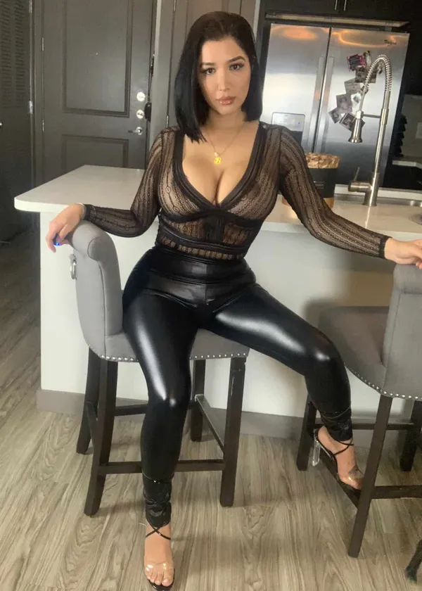 Brenda V's BabeWiki Profile