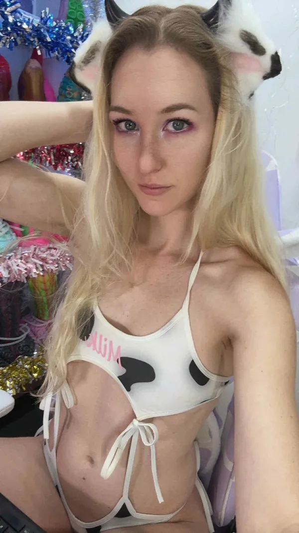 Brooke Dillinger's BabeWiki Profile