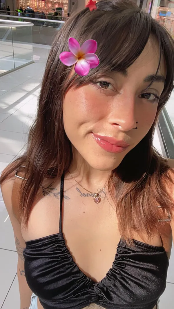 buenaymala22's BabeWiki Profile