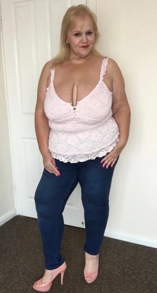 Busty Madeline's BabeWiki Profile