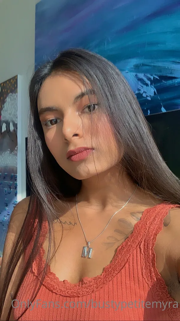 bustypetitemyra's photo 7