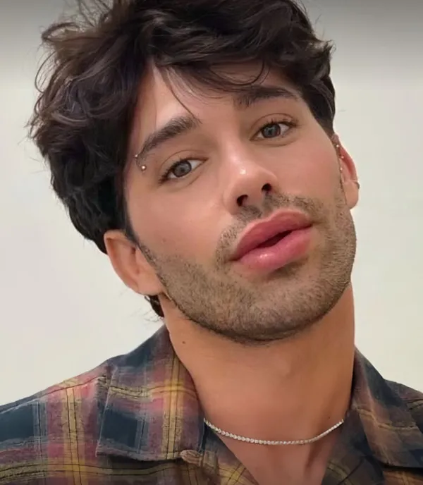 Caio Andrade's BabeWiki Profile