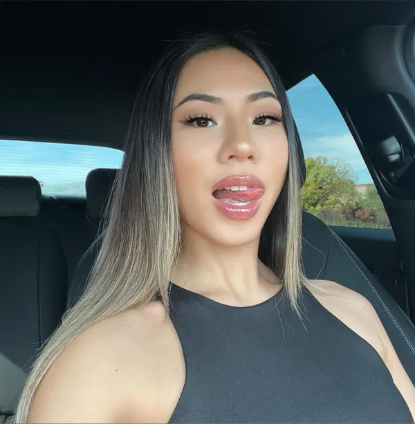 caliiroll's BabeWiki Profile