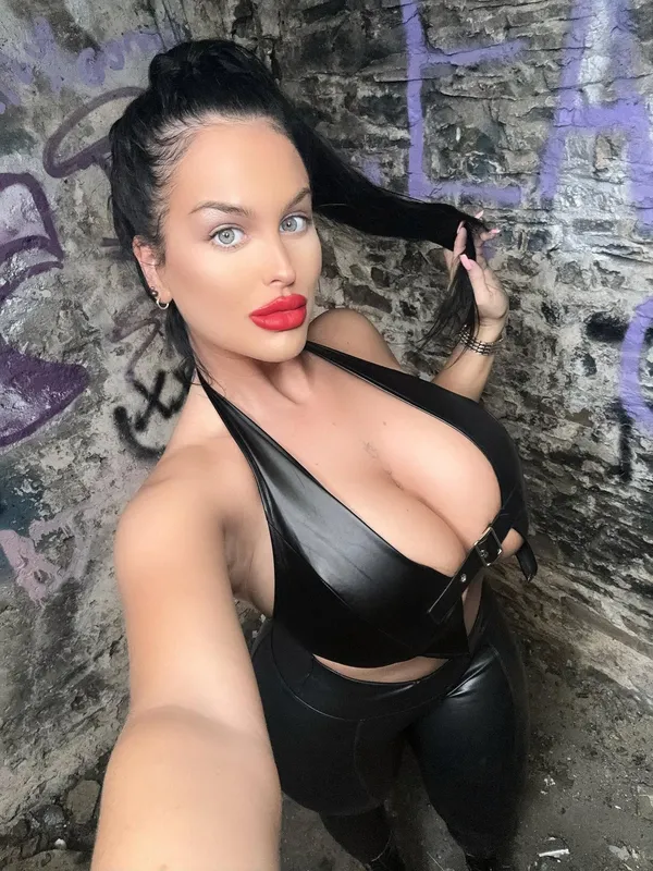 Camilla Rose's BabeWiki Profile