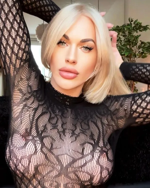 Candice Blonde's BabeWiki Profile