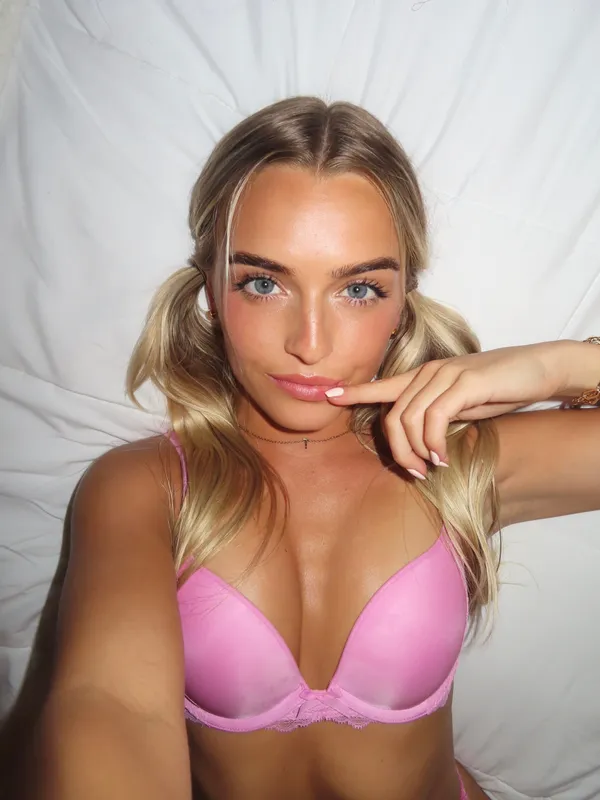 Casey Niles's BabeWiki Profile