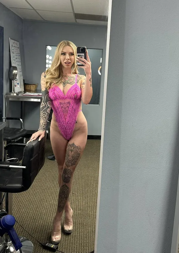 Cassidy Luxe's photo 3