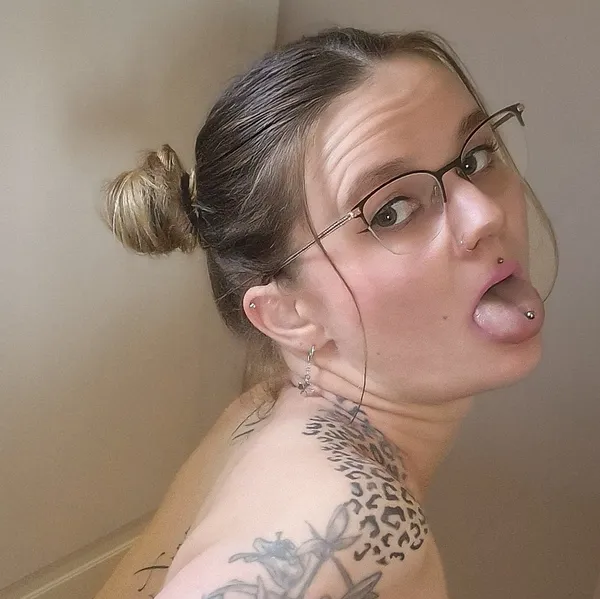 Cat in mini's BabeWiki Profile