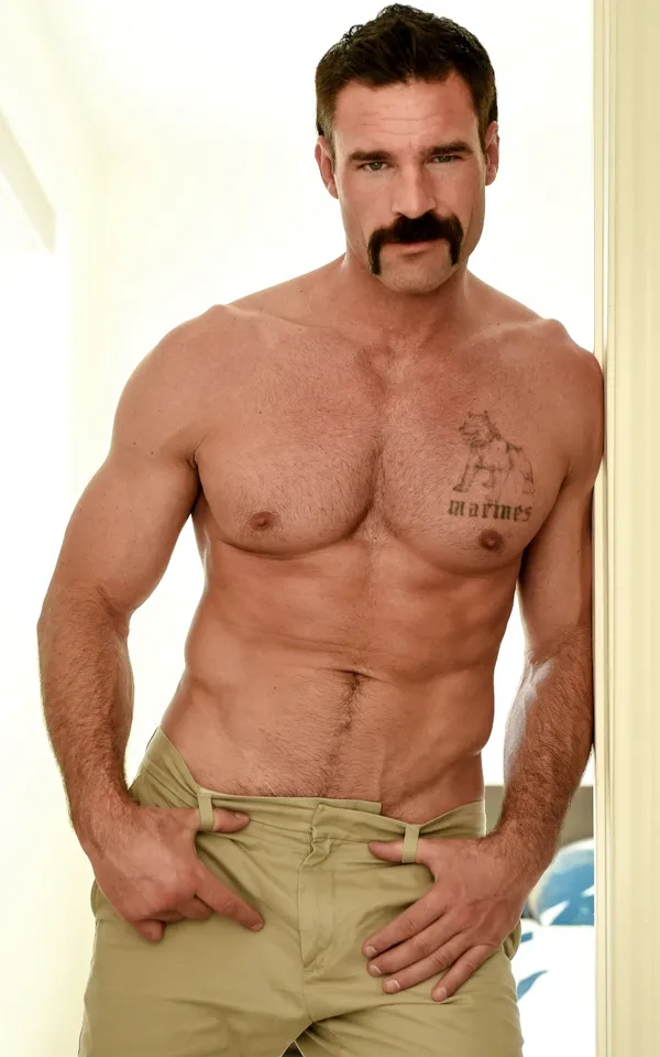 Charles Dera's photo 3