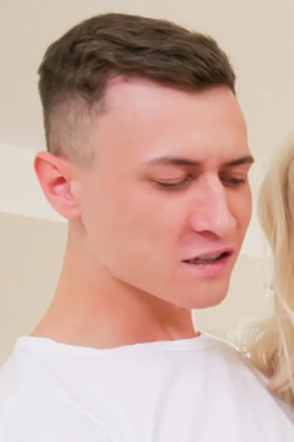 Charlie Dean's photo 9