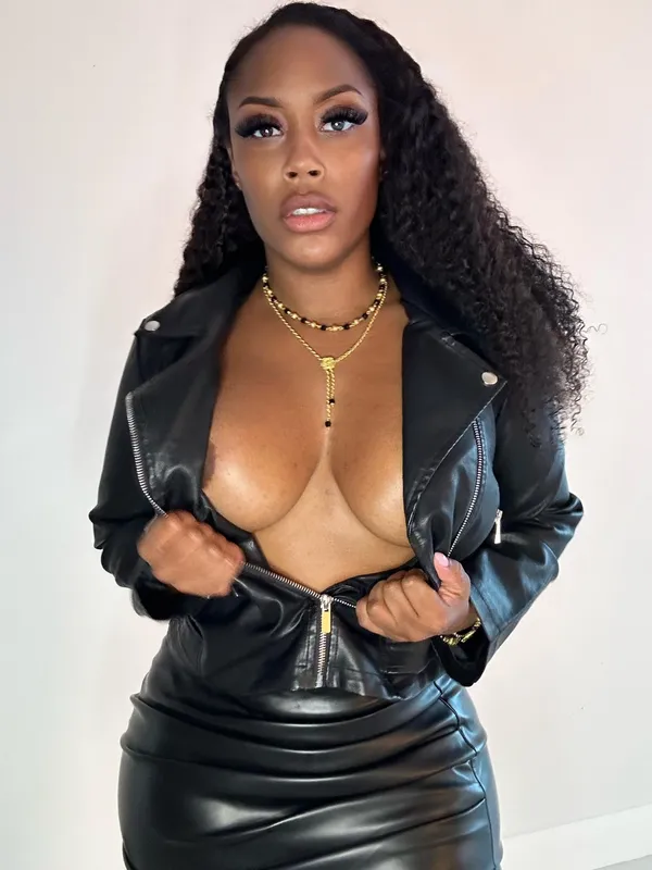 Charlotte Lavish's photo 3