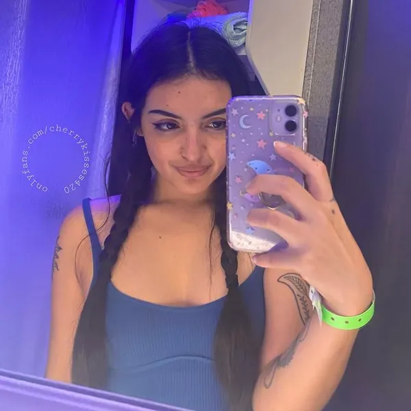 cherrykisses420's photo 3