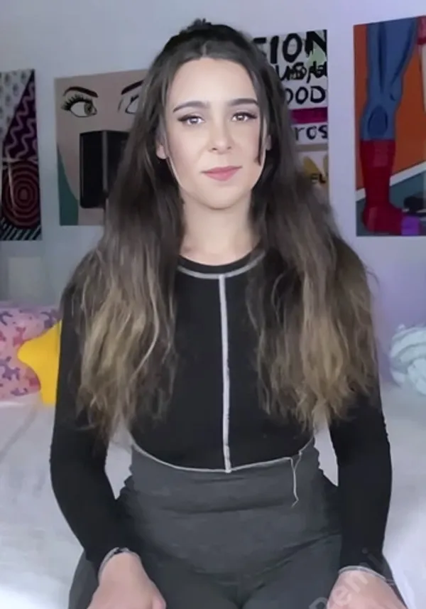 Chloe Belle's photo 10