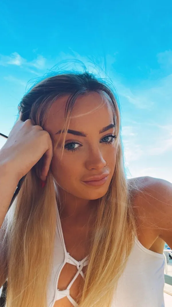 Chloe Famee's photo 4