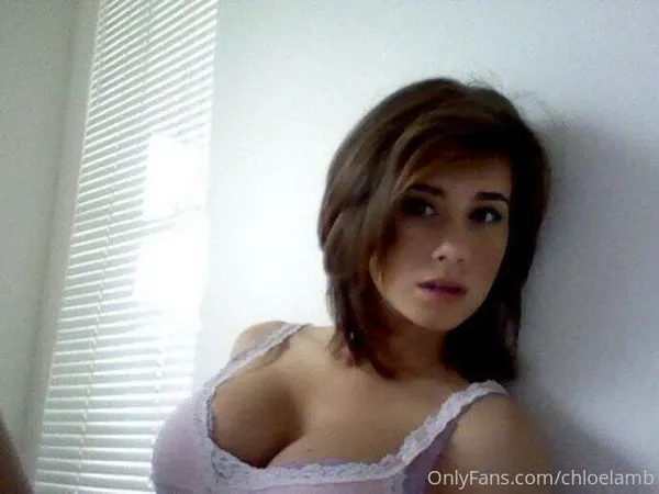 Chloe Lamb's photo 7