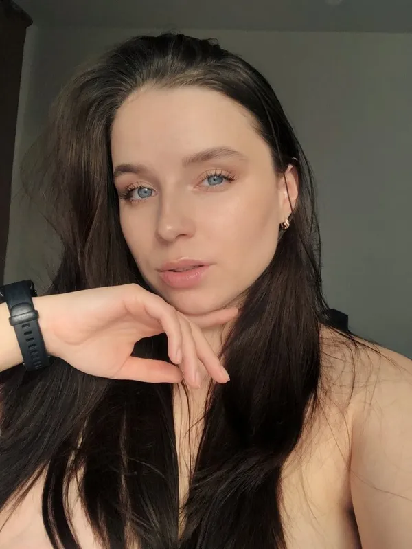 Chloe Light's photo 4