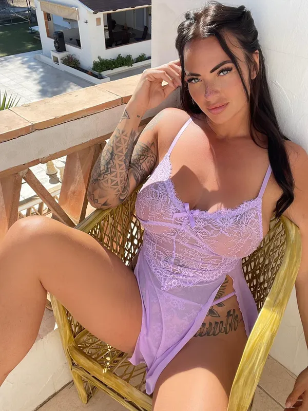 Chloe Lopez's photo 5