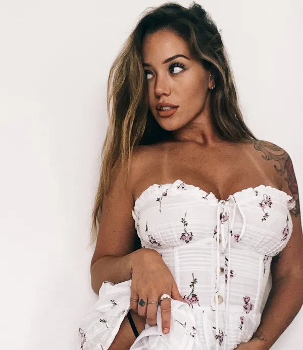 Christy Foxx's BabeWiki Profile