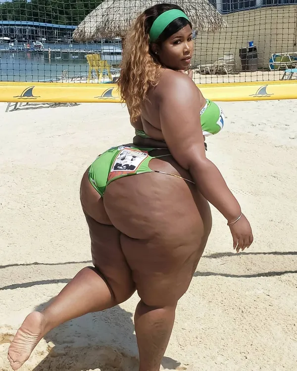 Chrisy Chris's photo 3