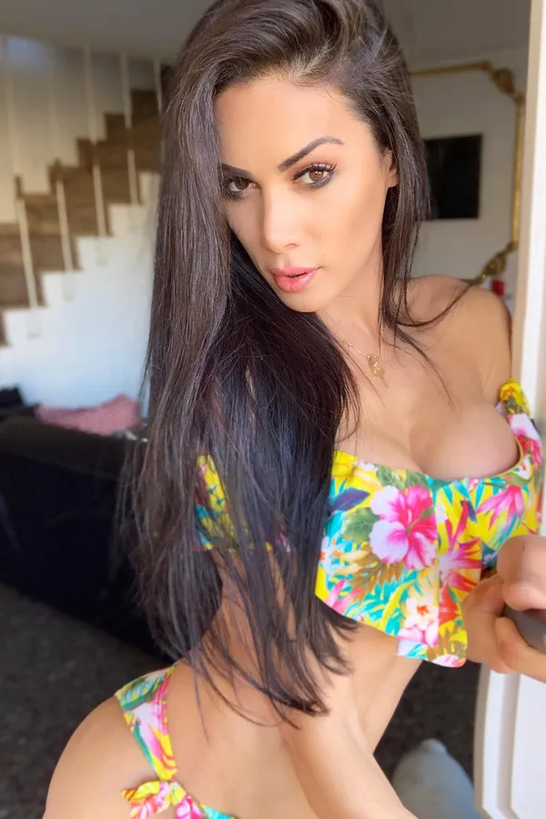 Cinthya Haykchaeli's BabeWiki Profile