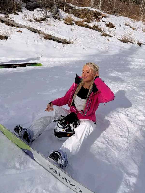 Claire Deyoe's photo 7