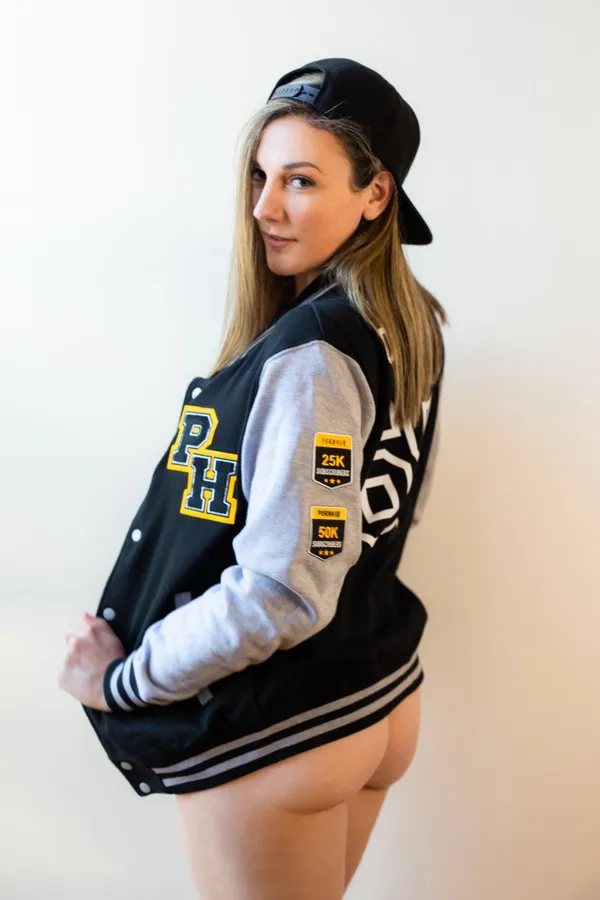 Clara Dee's BabeWiki Profile