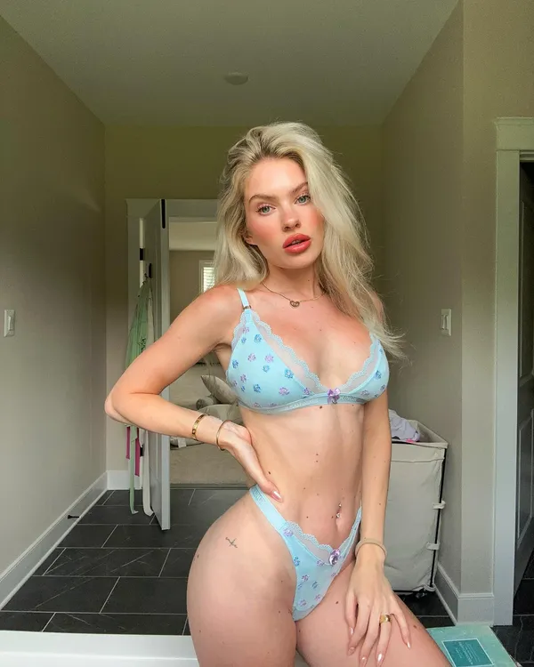 Claudia Walsh's photo 7