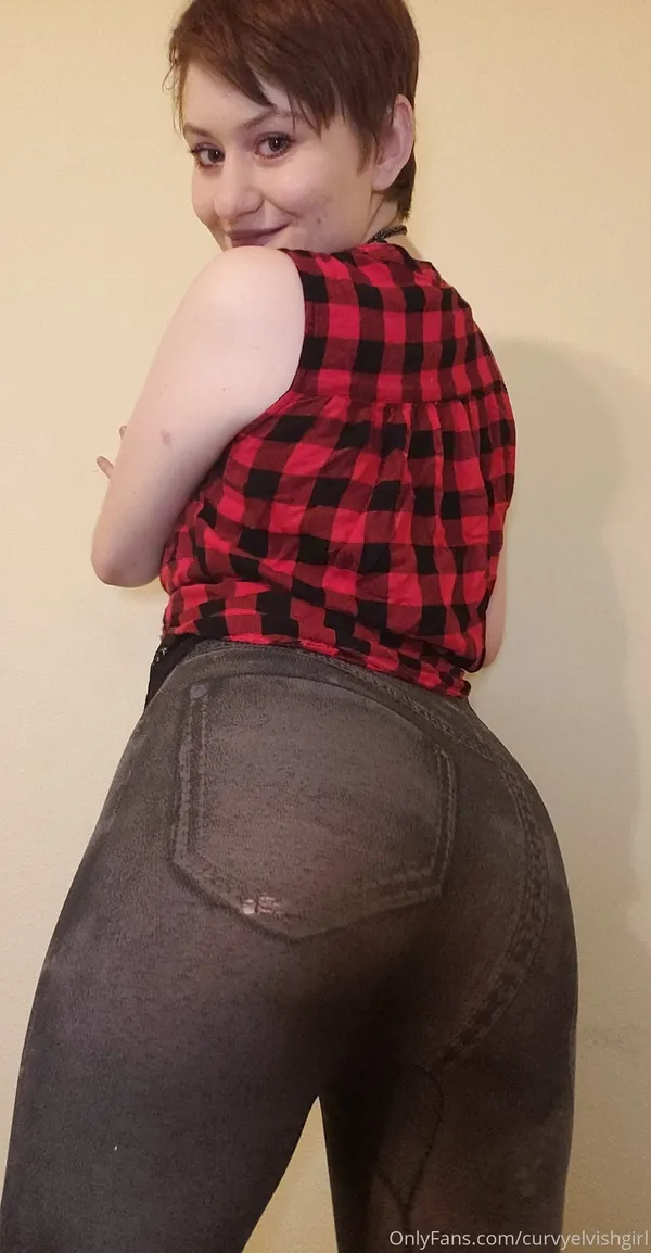 CurvyElvishGirl's photo 4