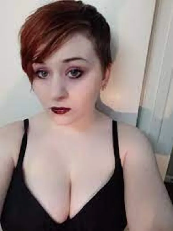 CurvyElvishGirl's BabeWiki Profile