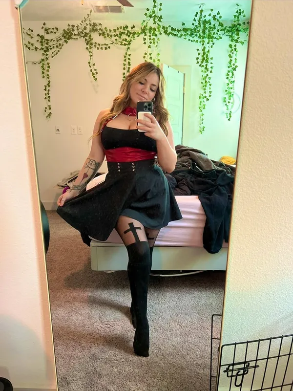 Curvyllama's photo 4