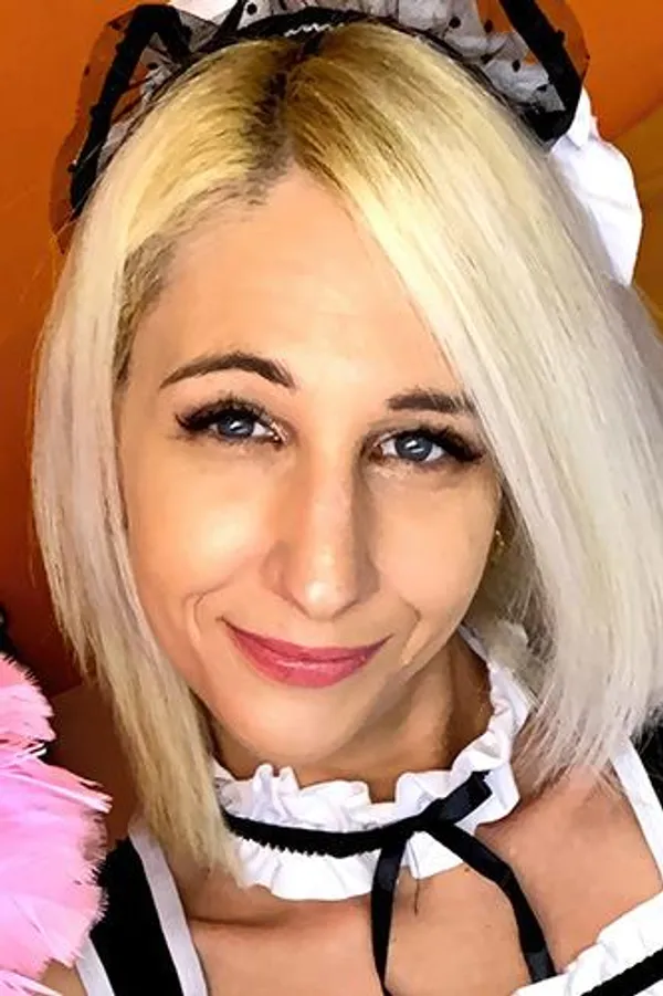 CuteBlonde666's photo 6