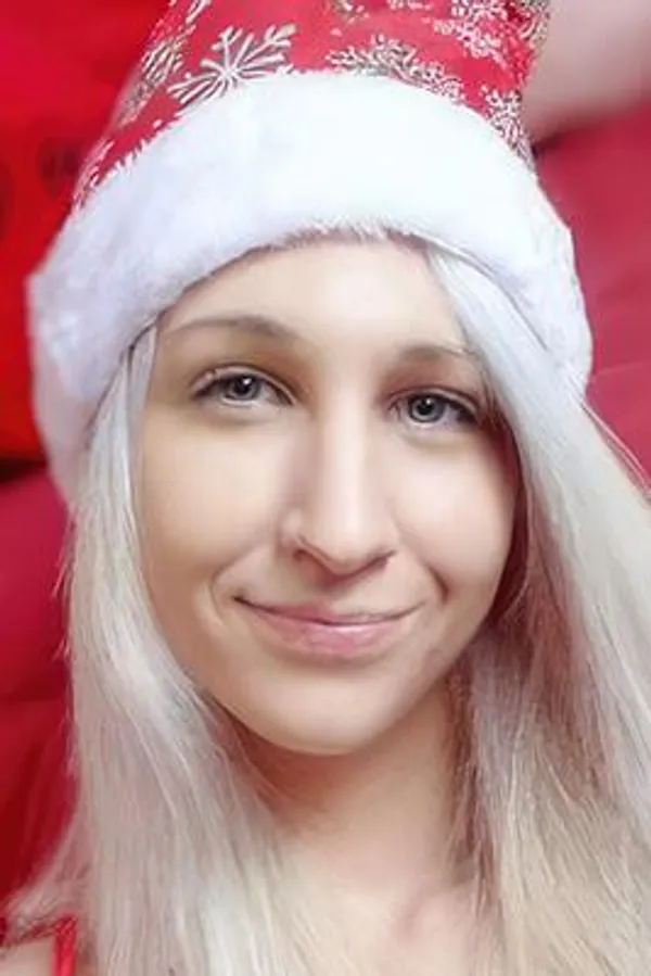 CuteBlonde666's photo 8