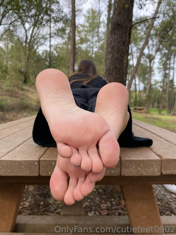 cutiefeet0902's BabeWiki Profile