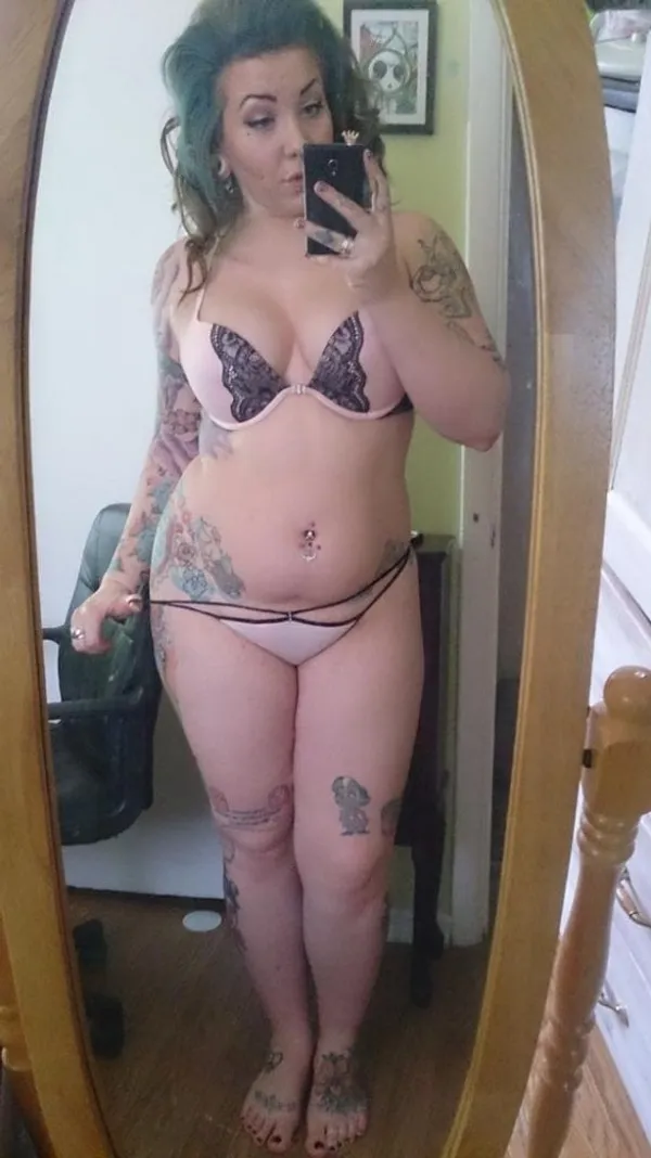 Dahlia Dee's BabeWiki Profile