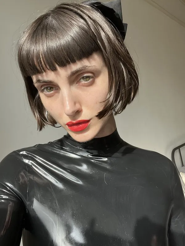 Daisy Love's photo 4