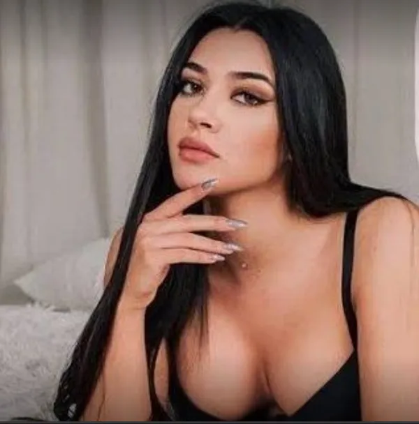 Dakota Blare's BabeWiki Profile