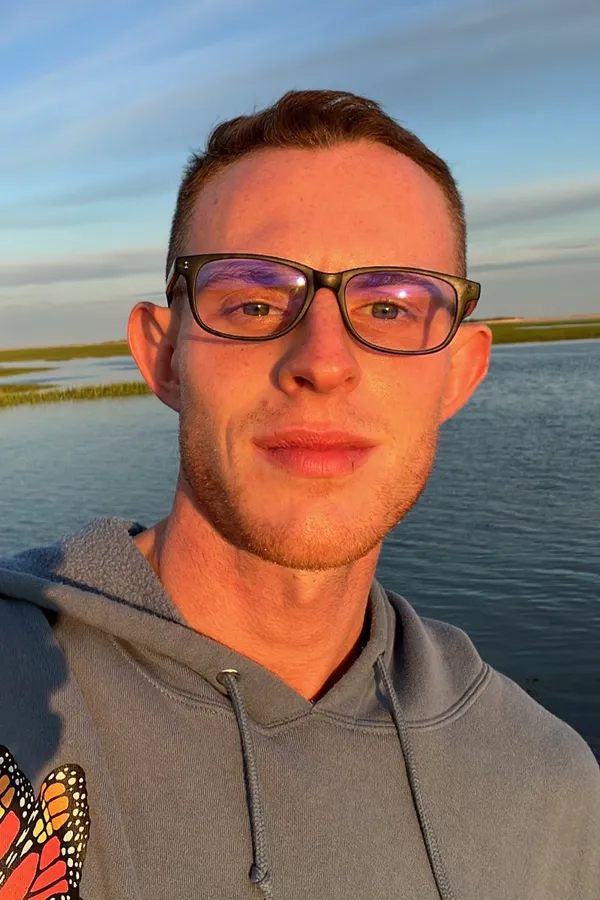 Damaged Bottom's photo 4