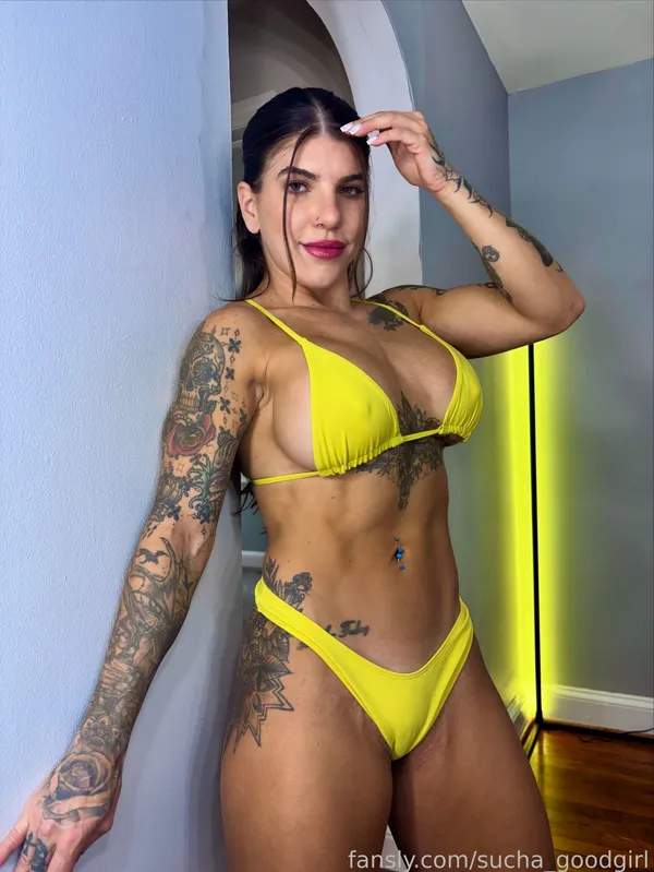 Dany Cheekz's BabeWiki Profile