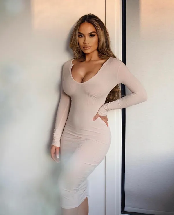 Daphne Joy's photo 3